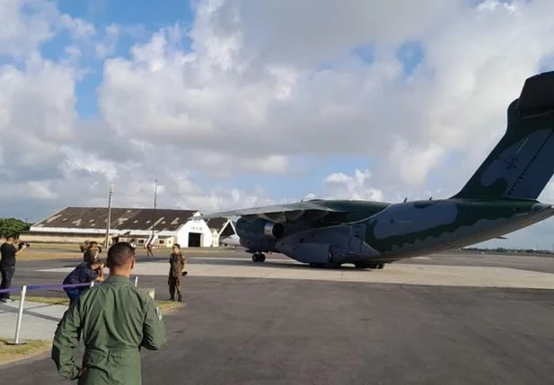 Terceiro avião chega ao Brasil com 69 repatriados