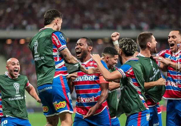 Tinga marcou o gol que selou o destino do Laion diante do Corinthians