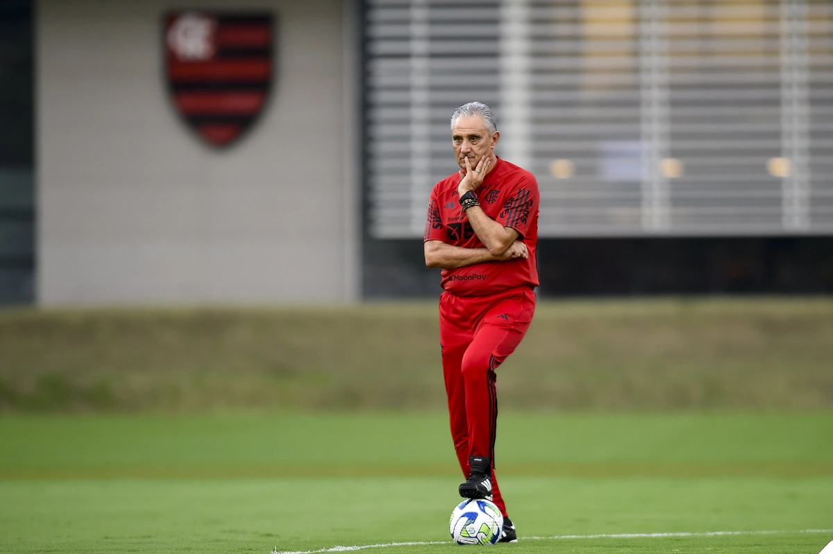 Tite em seu primeiro trabalho com os atletas do Flamengo
