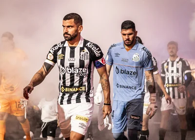 Tomás Rincón e João Paulo na entrada da Neo Quimica Arena