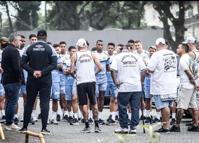 Torcida Jovem se reúne com elenco do Santos