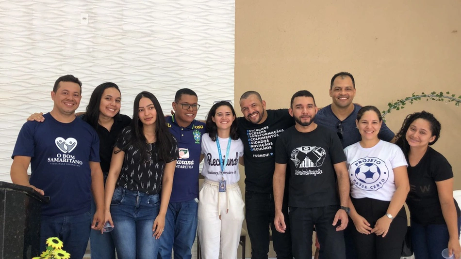 Voluntários do projeto Recriando