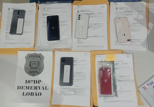 Aparelhos celulares que serão restituídos