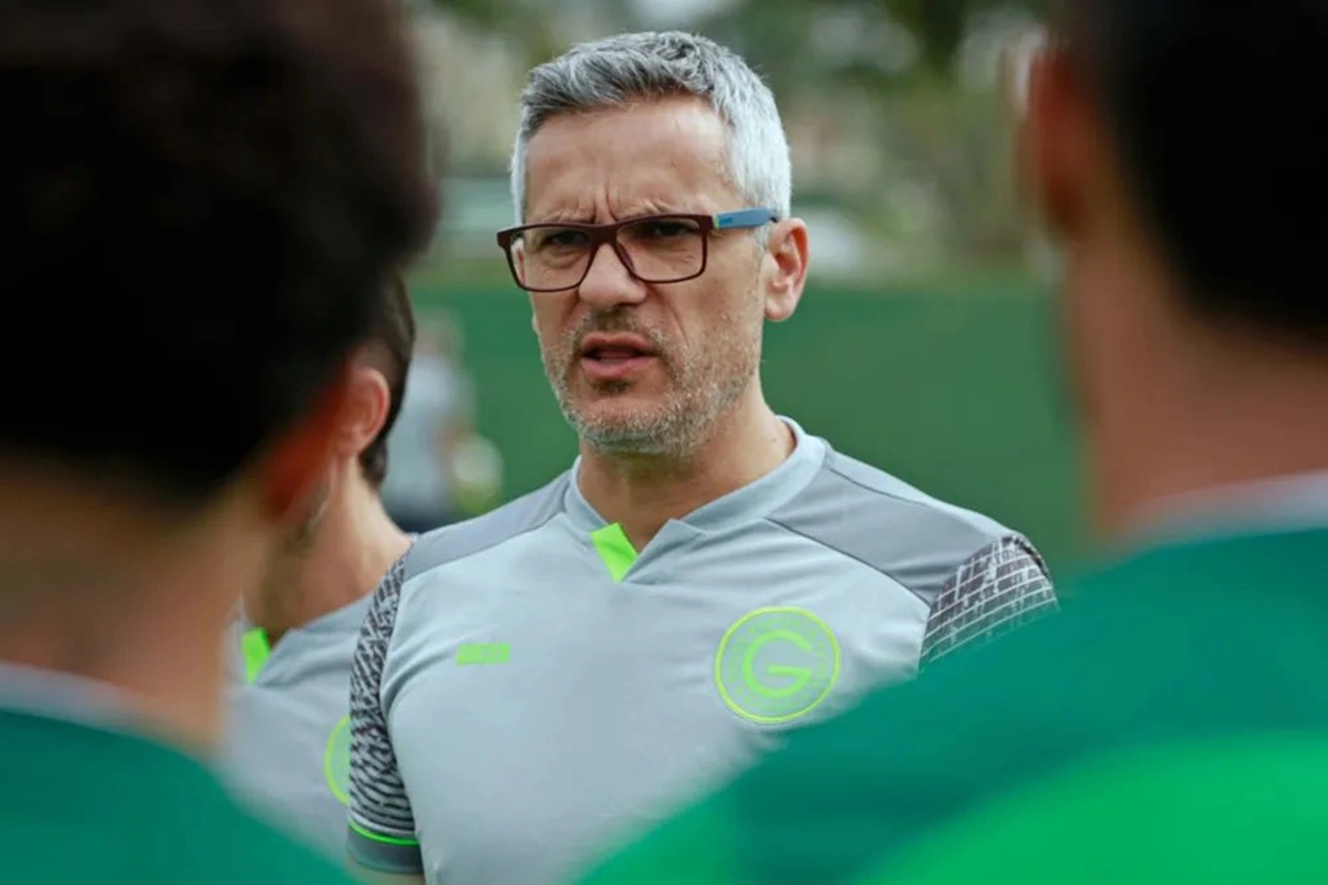 Armando Evangelista é demitido do Goiás