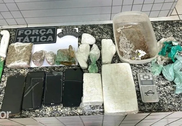 As drogas apreendidas foram avaliadas em cerca de R$ 150.000,00