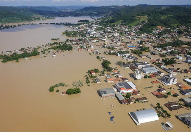 As fortes chuvas causaram quatro mortes em Santa Catarina e quatro no Rio Grande do Sul