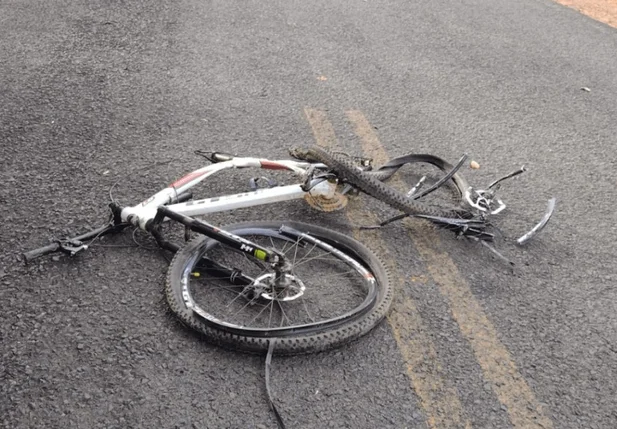 Bicicleta de Oscar Pires Veras ficou completamente destruída