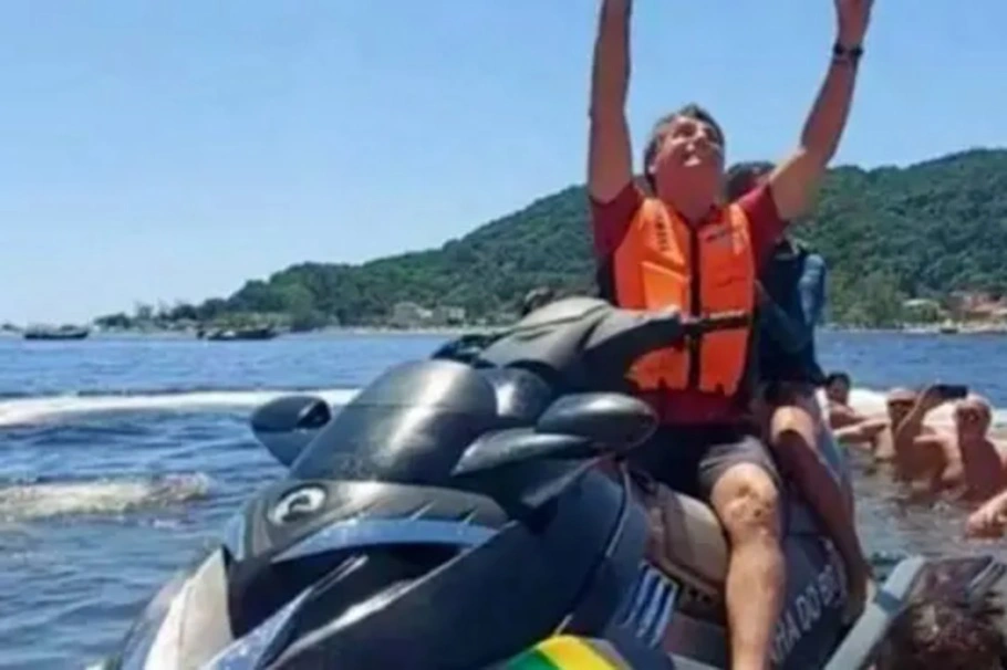 Bolsonaro em jet ski
