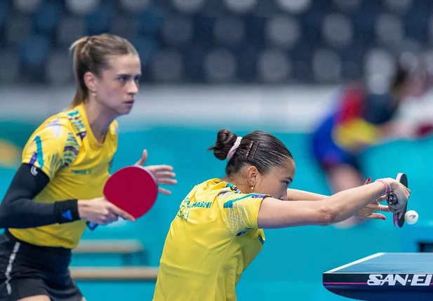 Bruna e Giulia Takahashi conquistam medalha de prata