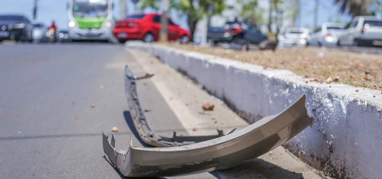 Carro desgovernado seguia pela Zequinha Freire