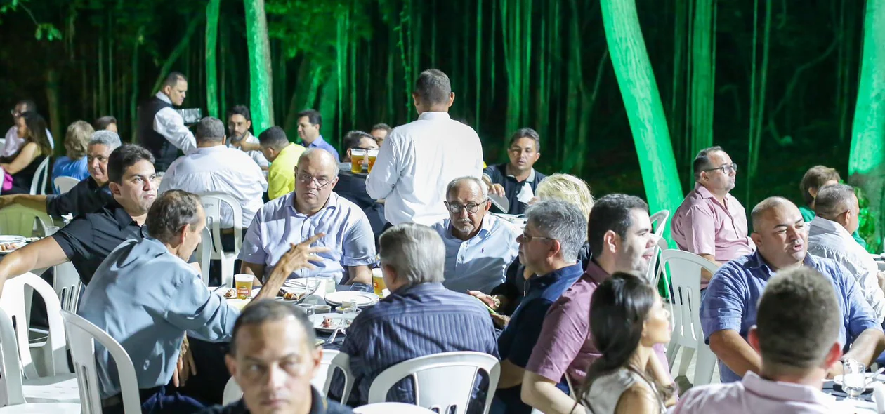 Ciro Nogueira ao lado de lideranças políticas