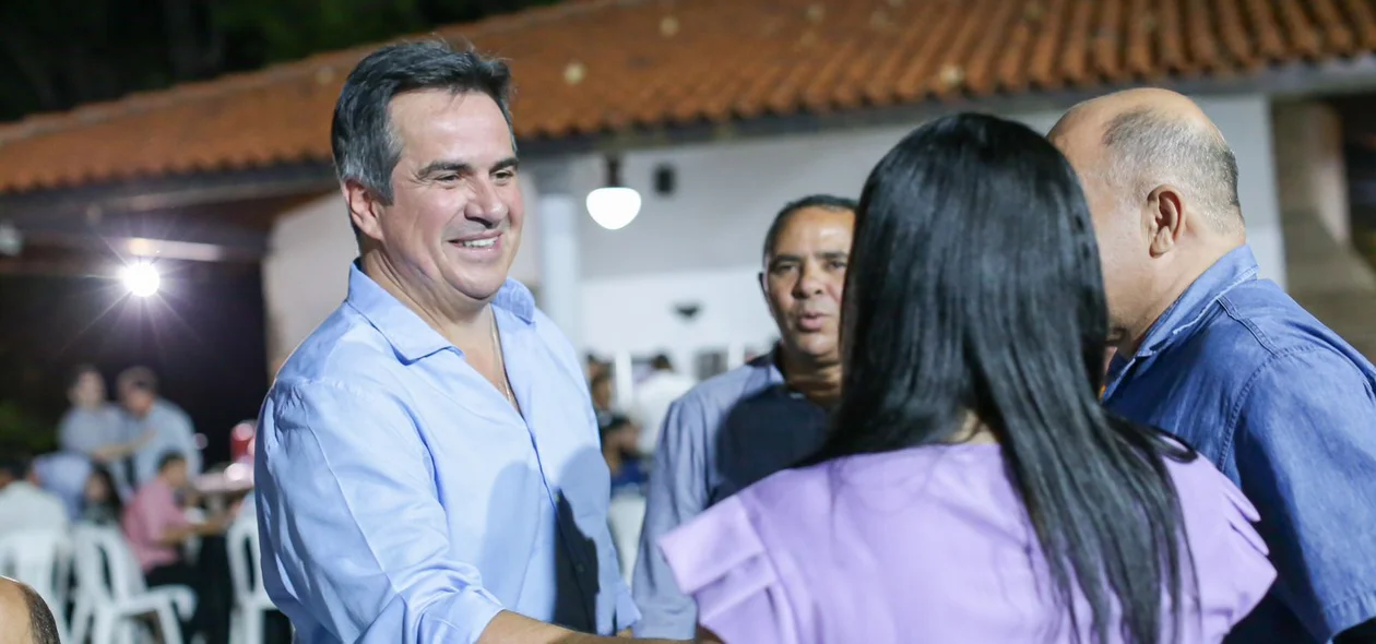 Ciro Nogueira reúne lideranças em sua residência