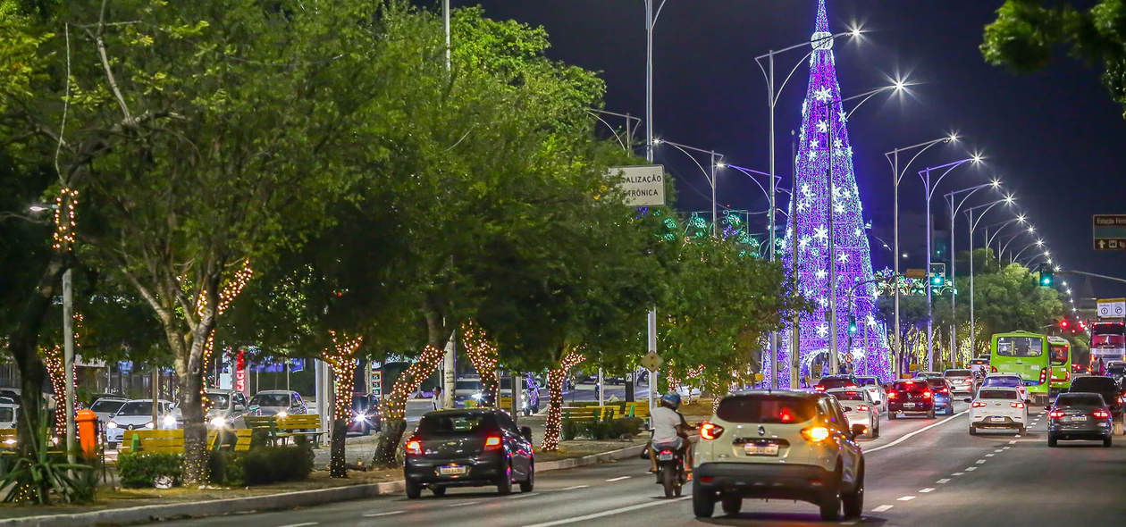 Decoração natalina na Frei Serafim