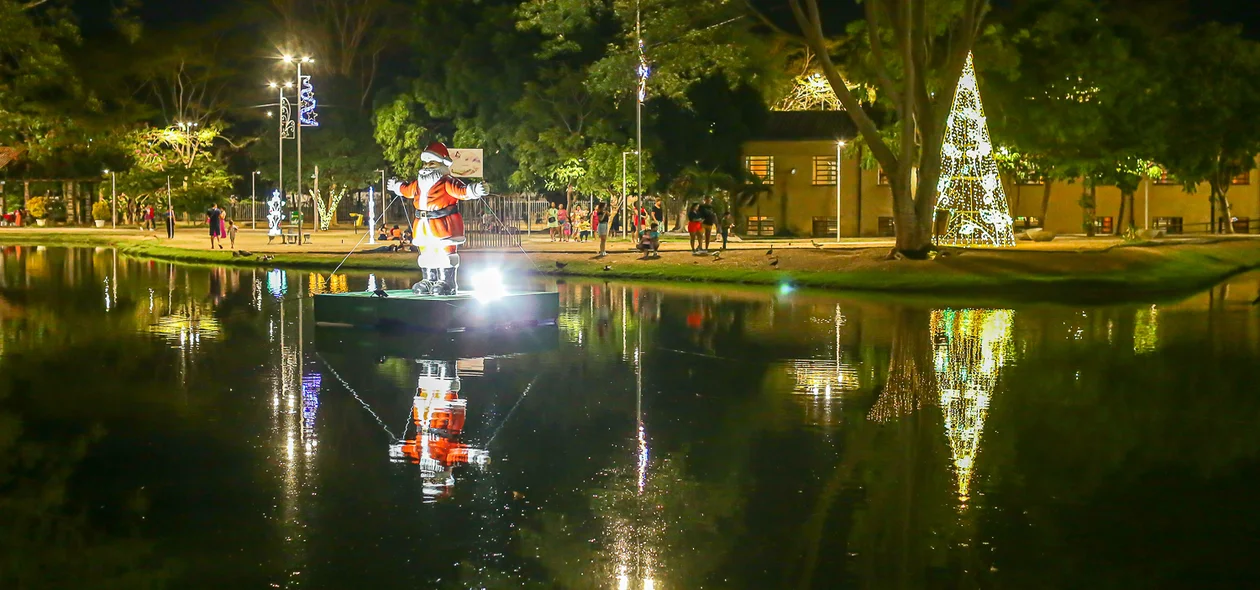 Decoração natalina no parque da cidadania