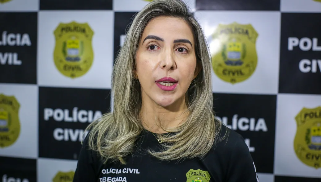 Delegada Alessandra Santos, do DENARC