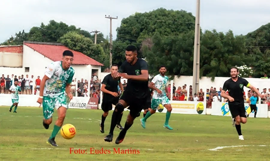 Duelo entre as duas equipes