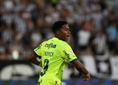 Endrick marcou 2 gols na virada alviverde