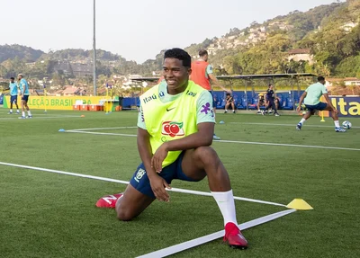 Endrick treinando pela seleção brasileira