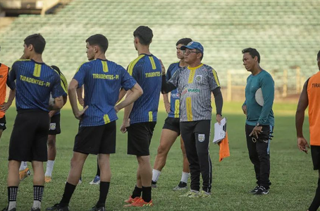 Equipe sub-20 do Tiradentes