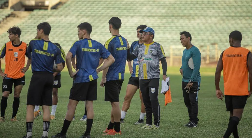 Equipe sub-20 do Tiradentes