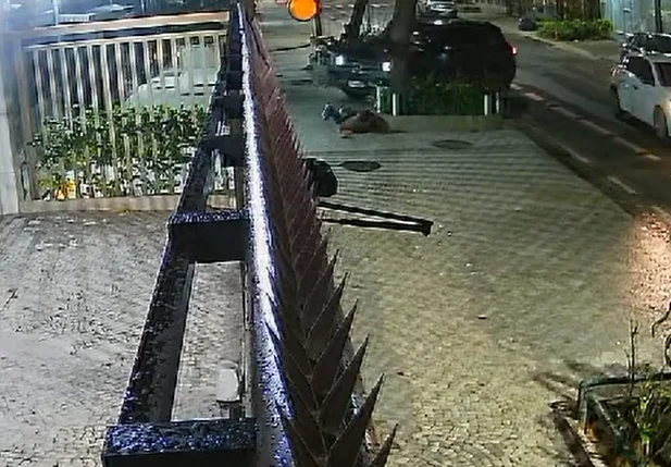 Ex-atacante Fred foi assaltado na última quinta-feira (23)
