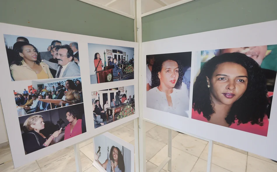 Exposição instalada no Palácio de Karnak