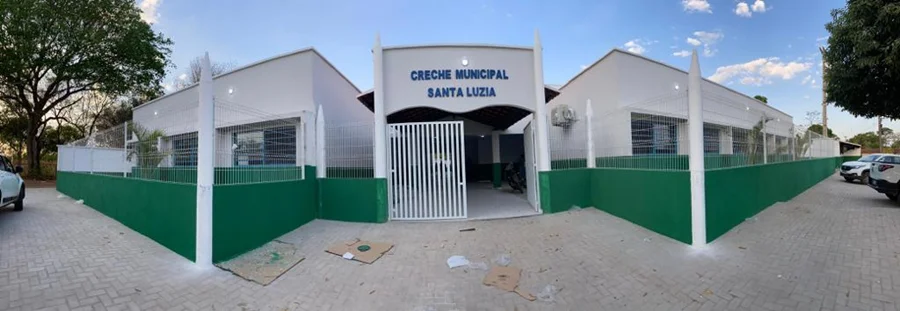 Frente da nova creche