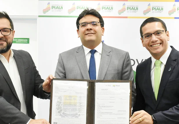 Governador Rafael Fonteles assina licença para produção de hidrogênio verde no Piauí