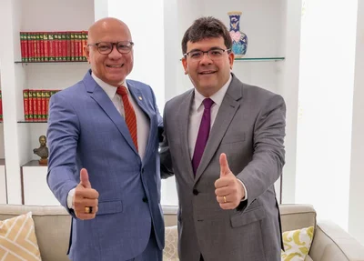 Governador Rafael Fonteles e o presidente da Alepi, Franzé Silva