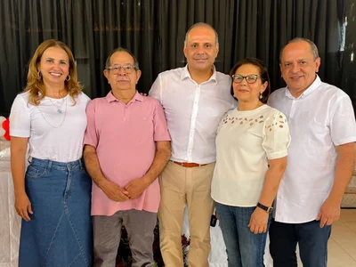Isaías Neto e seus apoiadores