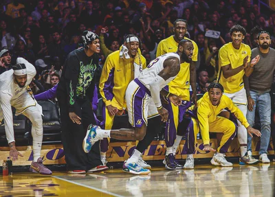 LeBron James no duelo do Lakers contra os Rockets