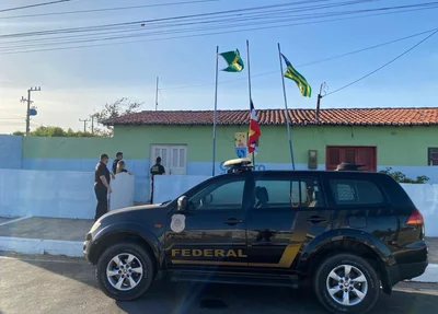 Mais policiais em buscas na Prefeitura de Cajueiro da Praia
