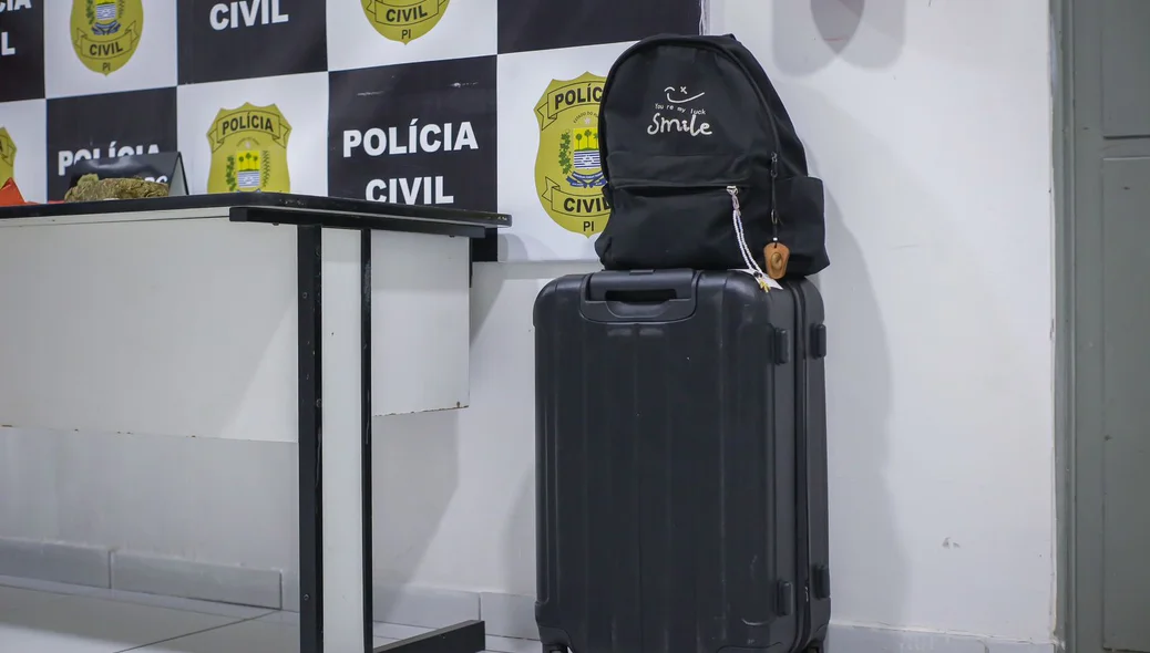Mala onde a droga estava sendo transportada