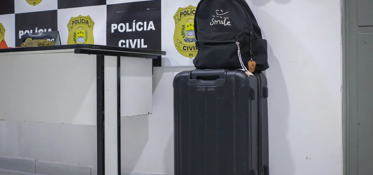 Mala onde a droga estava sendo transportada