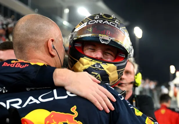 Max Verstappen vence com folga o GP de Abu Dhabi