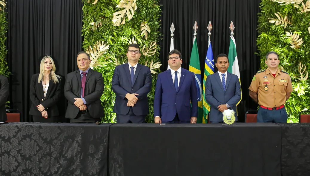 Mesa de honra da formatura