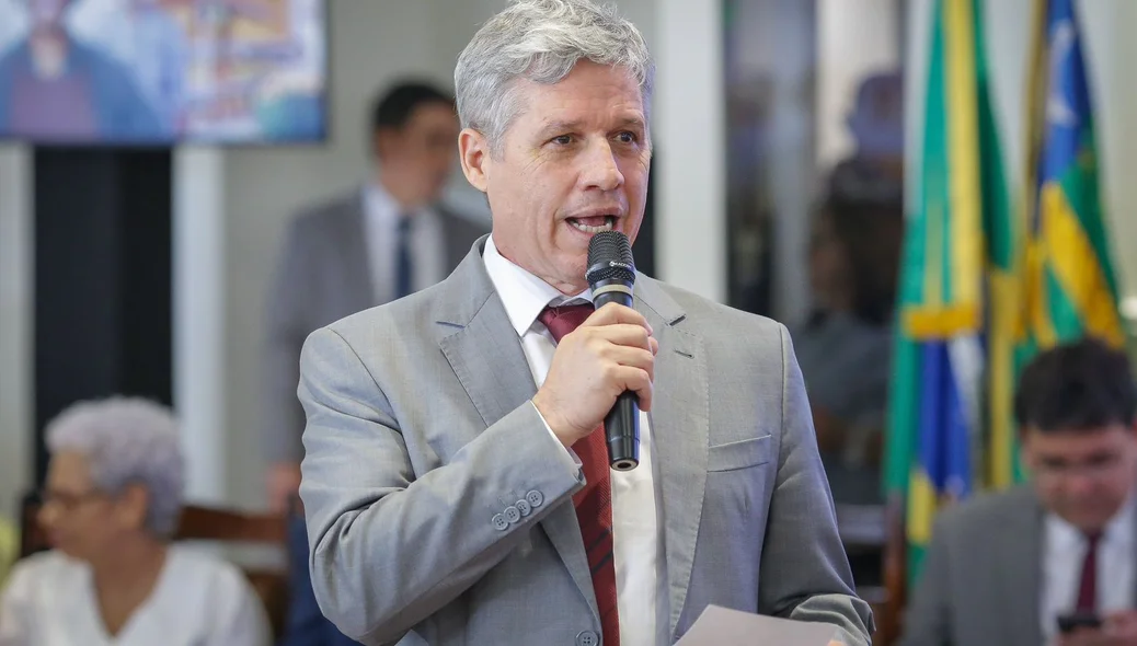 Ministro Paulo Teixeira