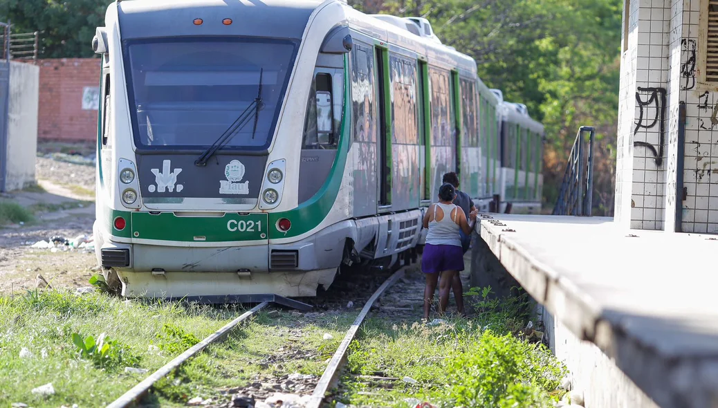 Moradores reclamavam da situação dos trilhos do metrô