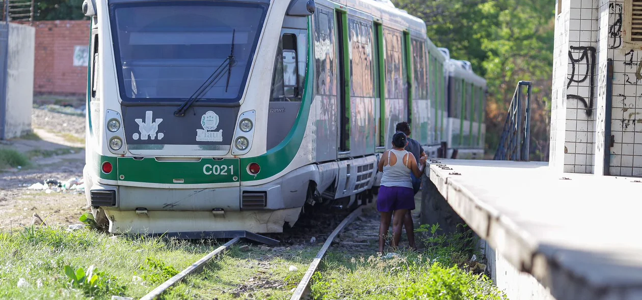 Moradores reclamavam da situação dos trilhos do metrô