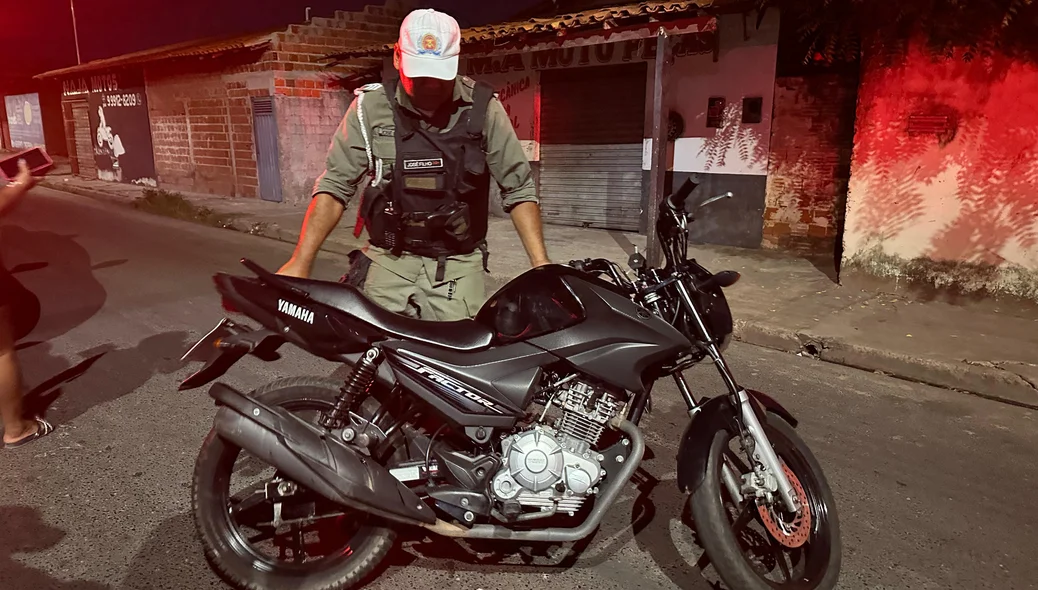 Moto apreendida durante operação Silêncio e Paz