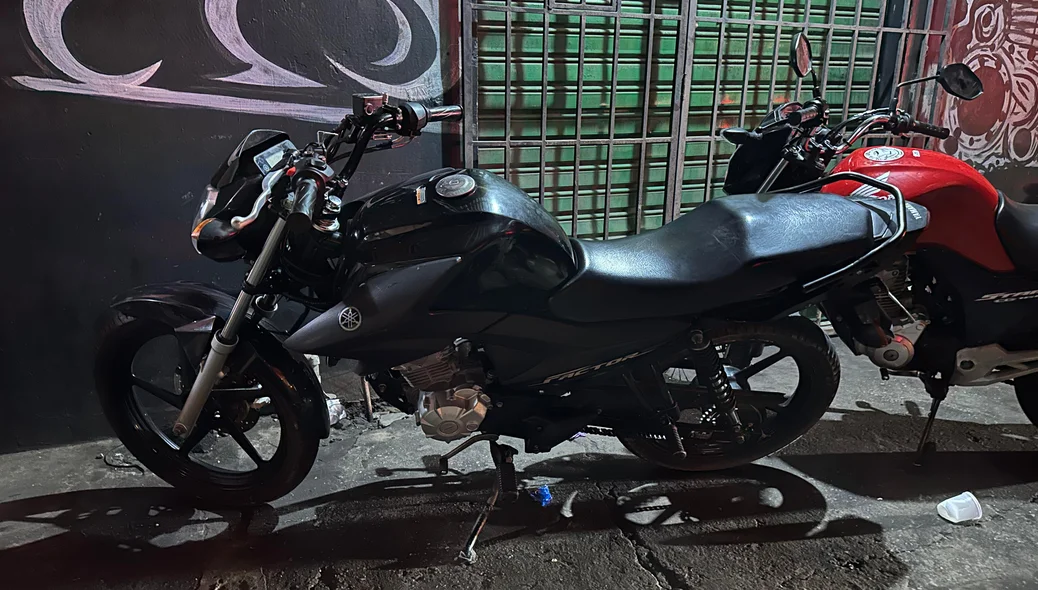 Motocicleta com restrição de furto/roubo apreendida durante Operação Silêncio e Paz