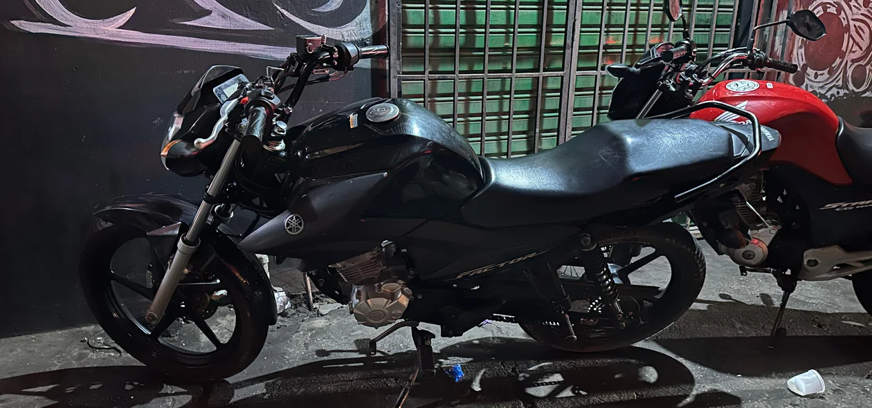 Motocicleta com restrição de furto/roubo apreendida durante Operação Silêncio e Paz