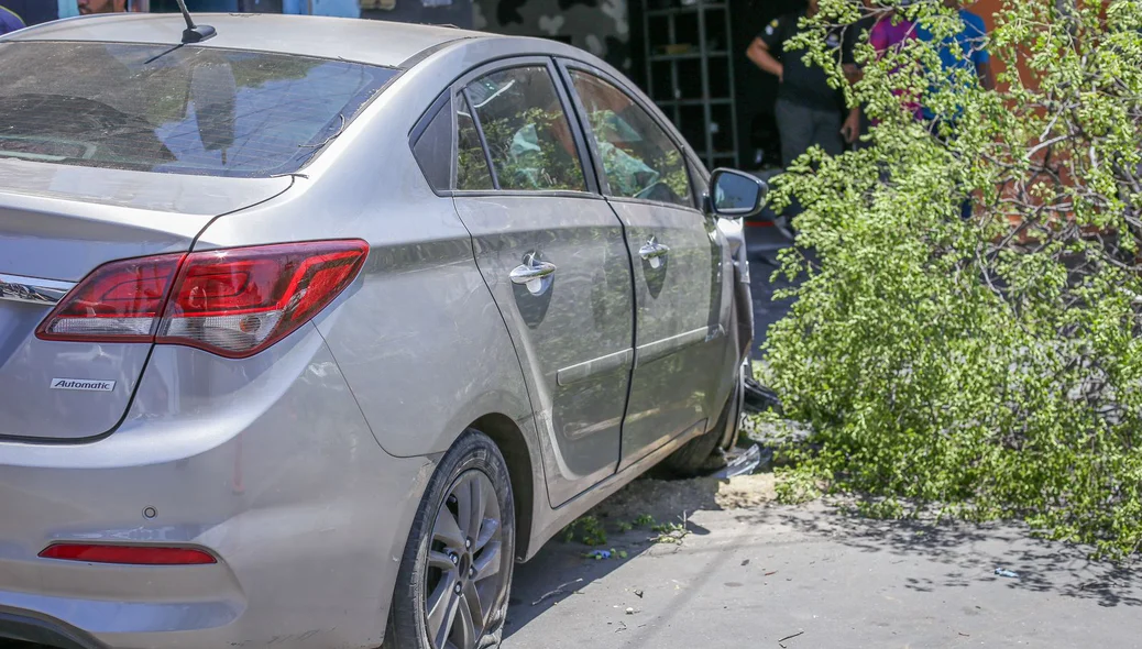 Motorista do HB20 perdeu o controle do veículo