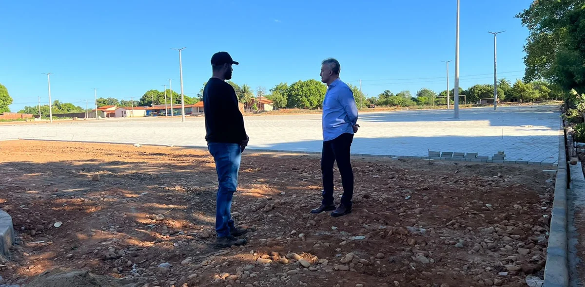 O gestor cobrou mais empenho da empresa responsável pela obra e também da equipe que na construção.
