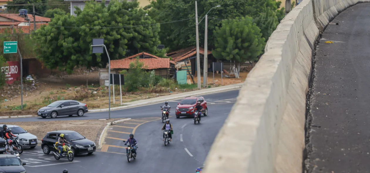 O tráfego segue normal, mas ainda não há localização no local