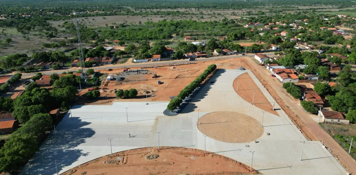 Obra da Praça de Eventos Osmar Carvalho Guerra Filho