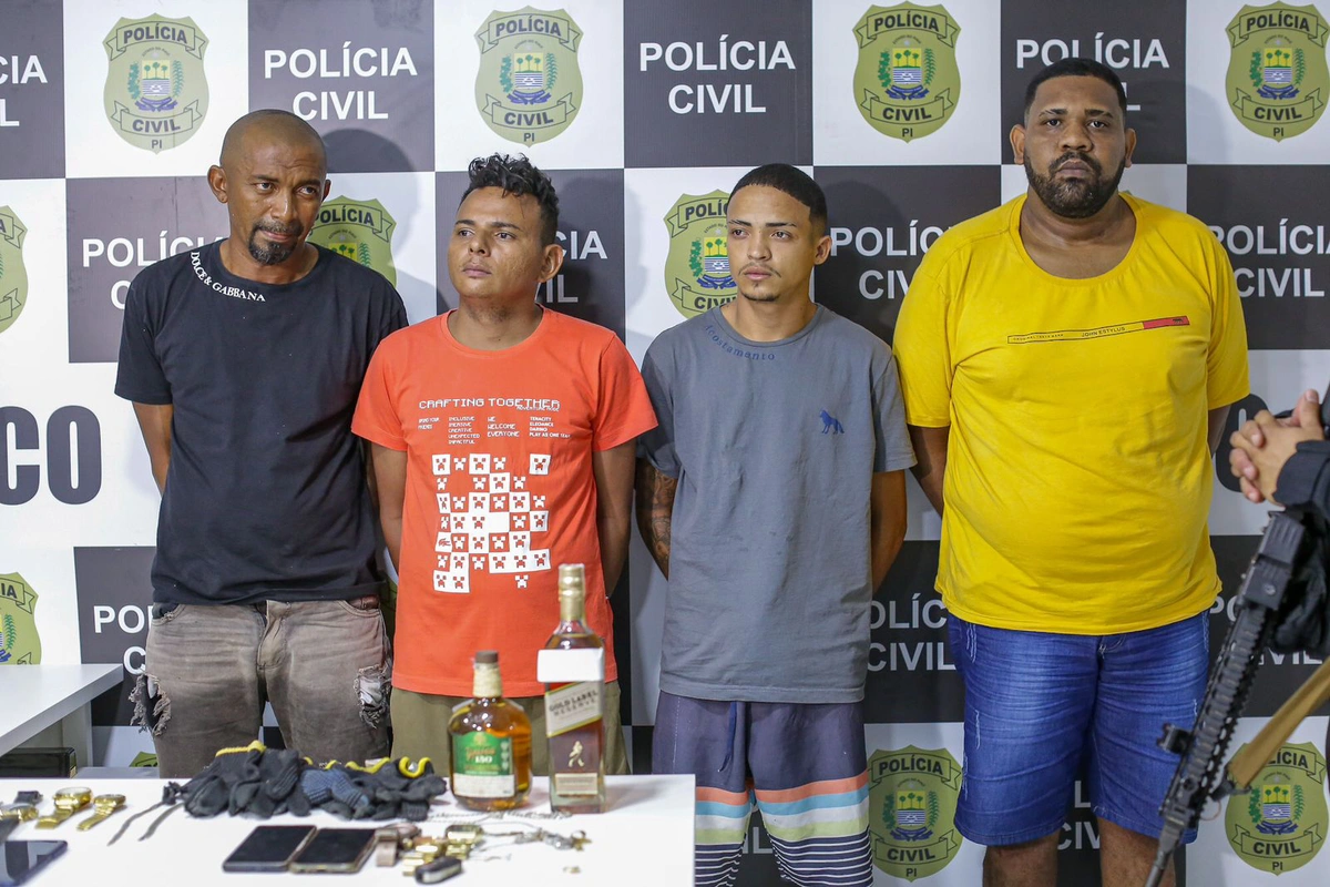 Da esquerda para a direita: Patrício Rodrigues, Ismael Vieira, Cleiton Borges e Wallyson Alves