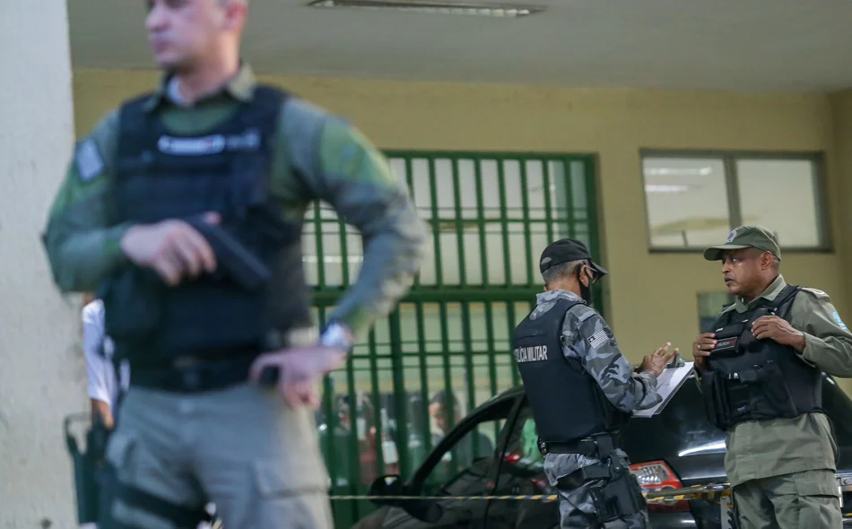 PMs chegaram no local e isolaram a área