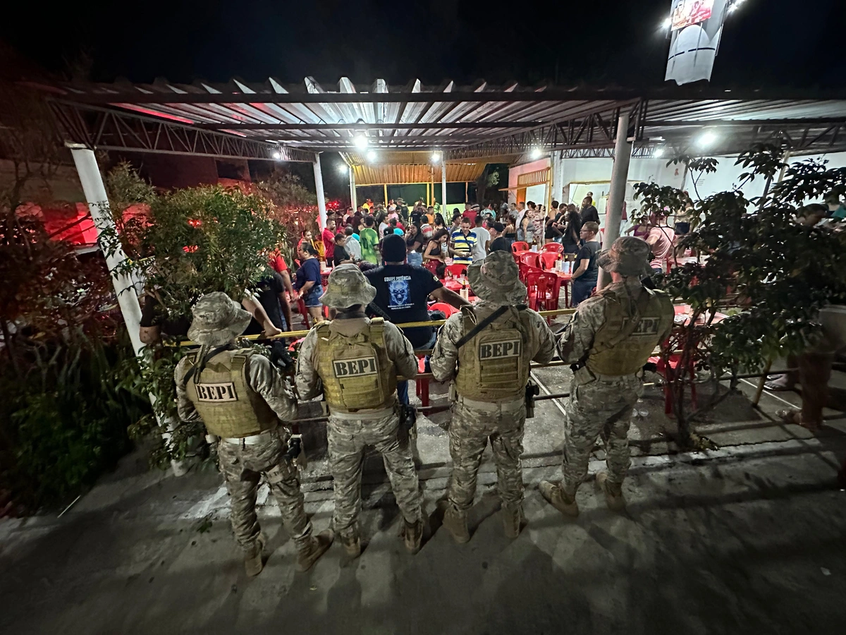 Polícia durante Operação Silêncio e Paz em Teresina
