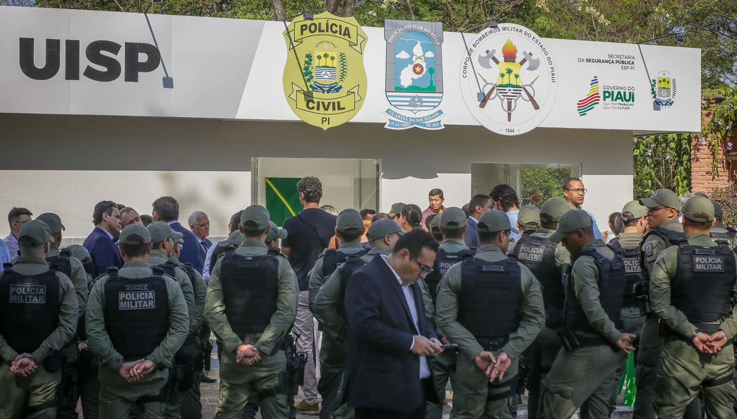 Policiais no evento